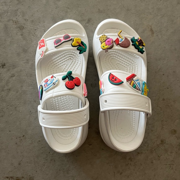 Sandals - Picture 1 of 3